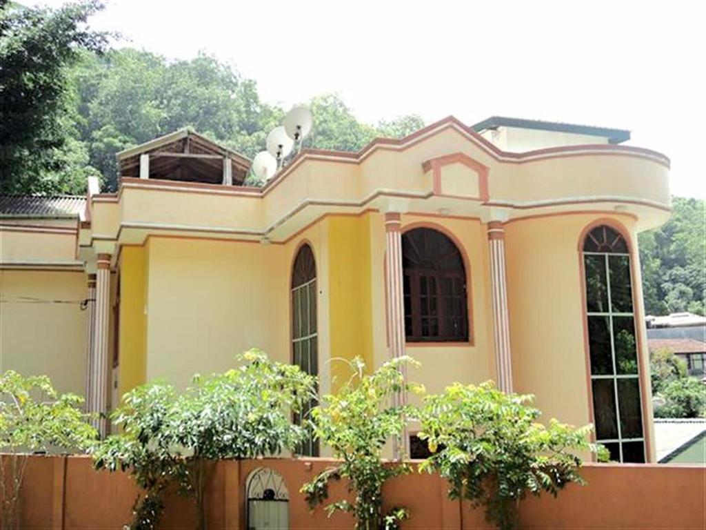 Forest Villa Канди Экстерьер фото